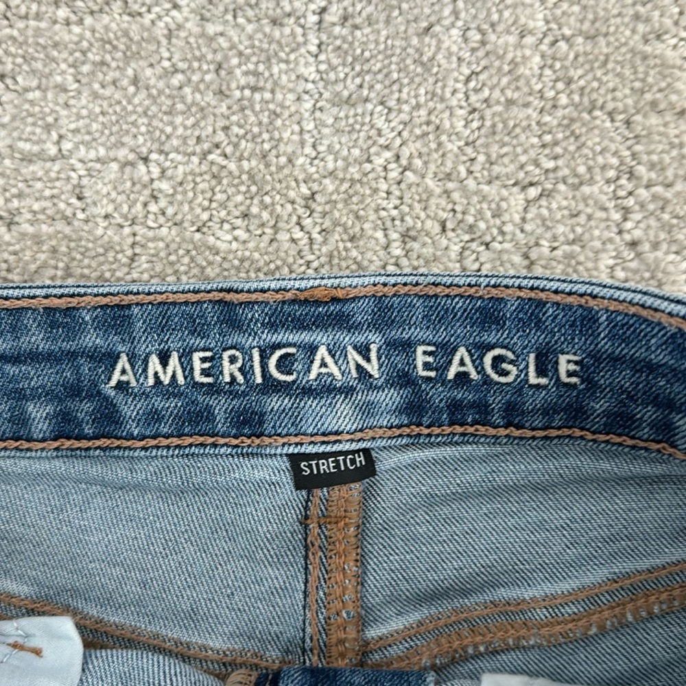 American Eagle “mom shorts” denim Jean cutoff raw hem frayed cuffed cuff - Picture 3 of 7